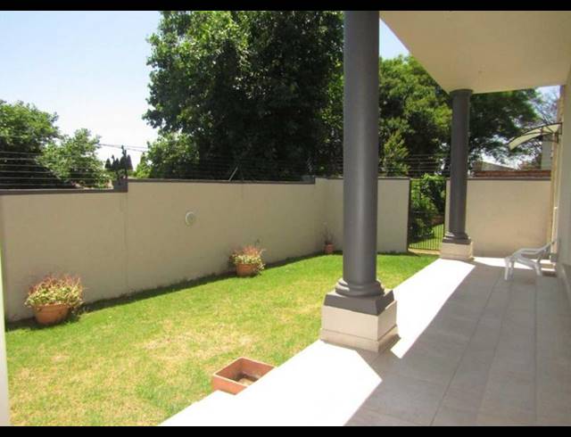 3 BEDROOM TOWNHOUSE FOR SALE IN GLENHAZEL